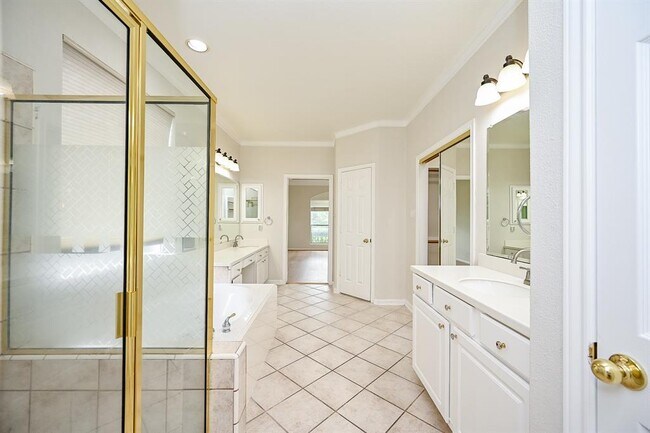 Building Photo - 22511 Bridgehaven Dr