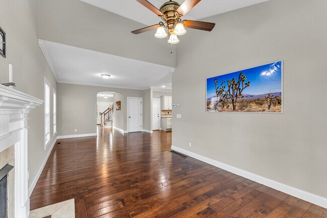 Building Photo - 345 Kenilworth Rd