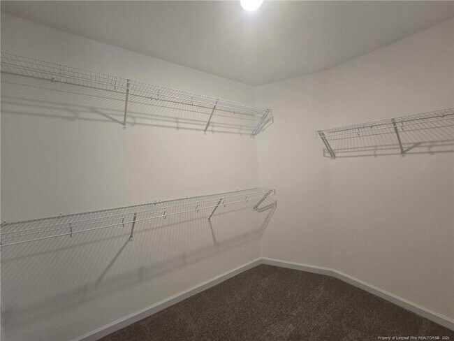 Building Photo - 7018 Summerlin Dr