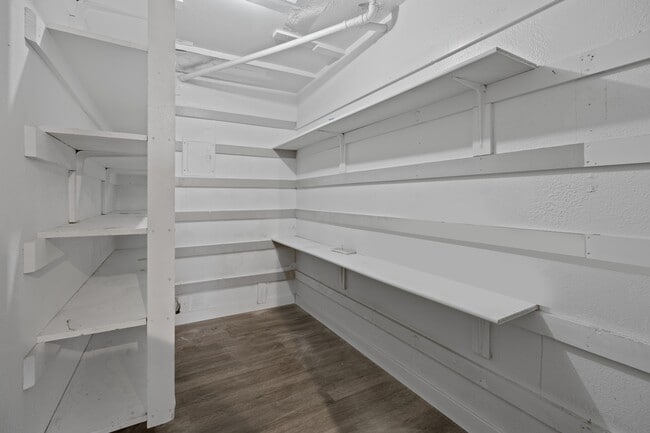 Building Photo - 60 Millpond Dr