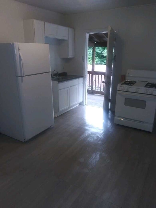 Building Photo - 818 Shorb Ave NW