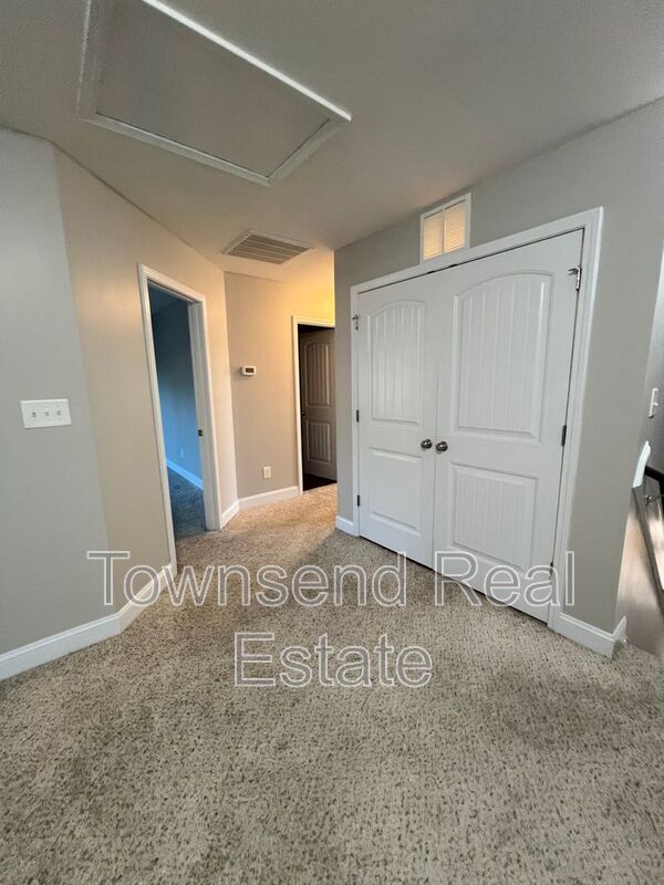 Building Photo - 3233 Northgate Dr