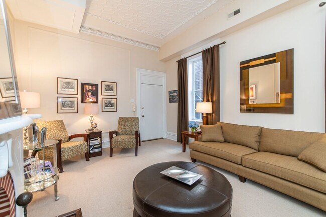 Building Photo - 1823 Pine St