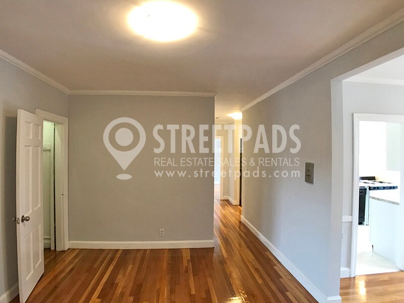 Building Photo - 1141 Beacon St