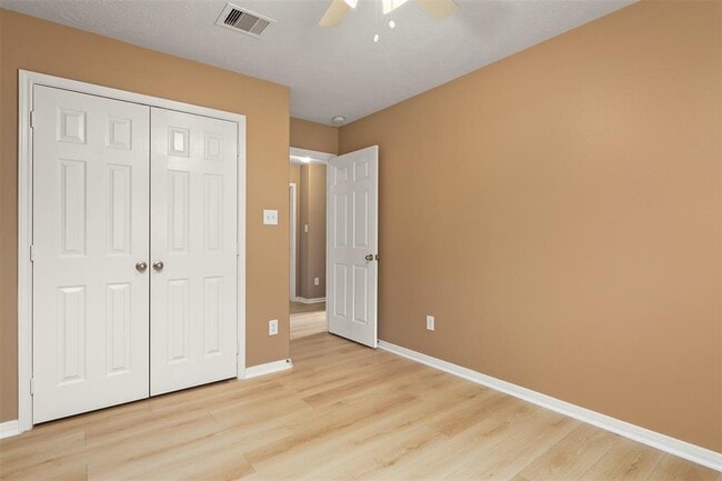 Building Photo - 1602 Village Townhome Dr