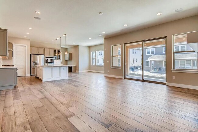 Building Photo - High End 4 Bed 5 Bath House in the Anthem ...