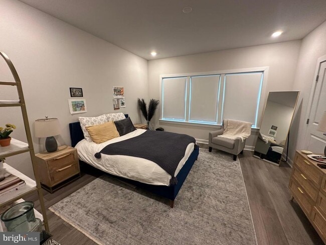 Building Photo - 209 Market Square NW