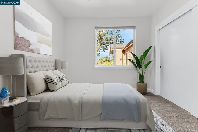 Building Photo - 1310 Creekside Dr