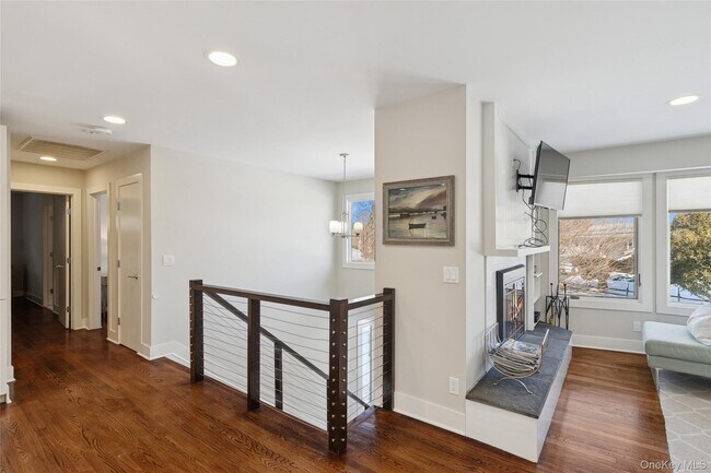 Building Photo - 6 Sunset Rd