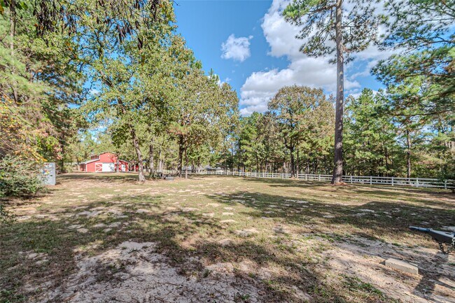 Building Photo - 15569 Crown Oaks Dr