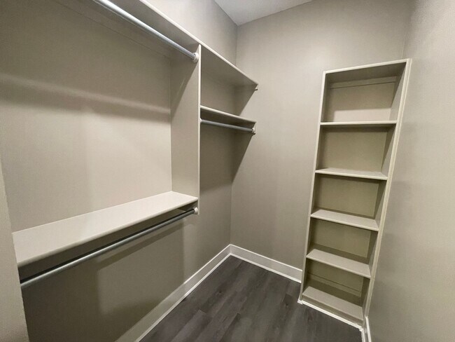 Building Photo - 9333/35 E Wassall