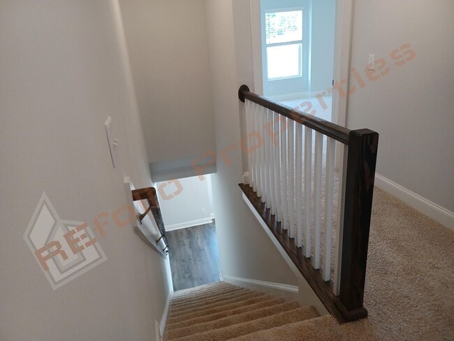 Building Photo - 718 Rosefield Dr