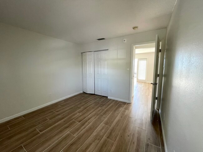 Building Photo - 5011 Starfish Dr SE