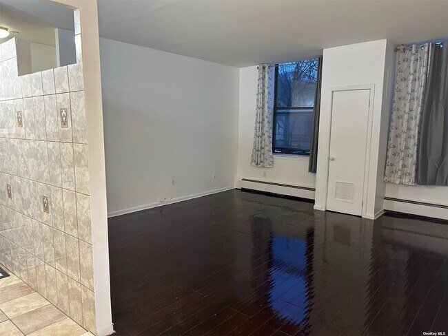 Building Photo - 84-10 101st St