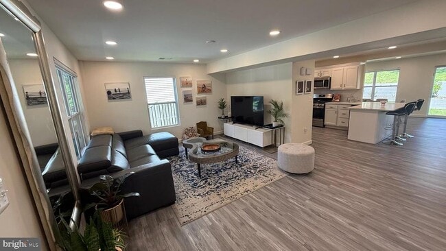 Building Photo - 1212 Parrish Dr
