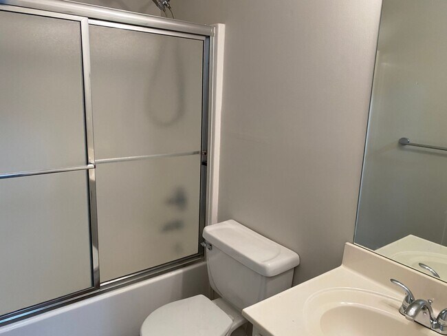 Building Photo - 4343 Grey Park Dr NE