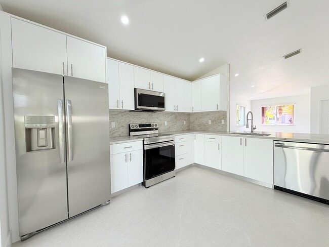 Building Photo - 20841 NW 1st St