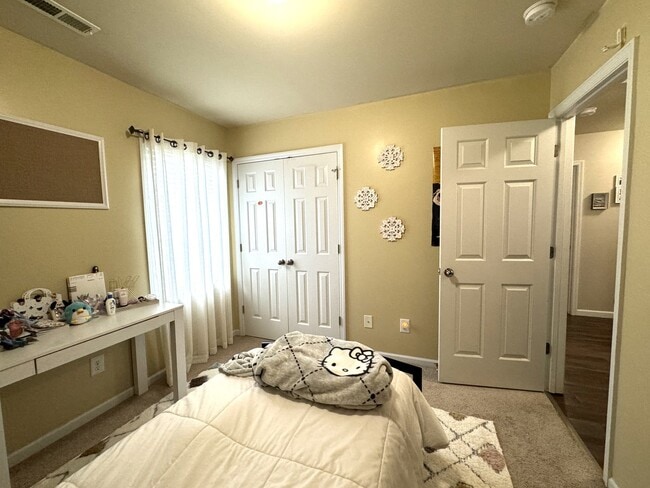 Building Photo - An adorable home within the City!