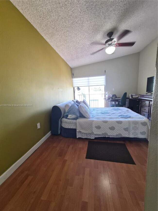 Building Photo - 10904 SW 72nd St