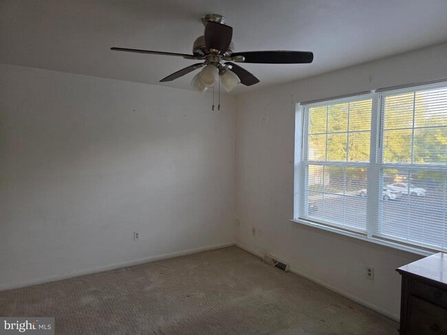 Building Photo - 22 Oyster Bay