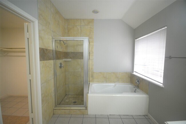 Building Photo - 1622 Regal Blue Ct