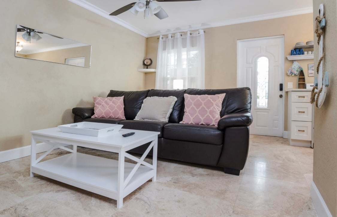 Building Photo - 620 El Vedado