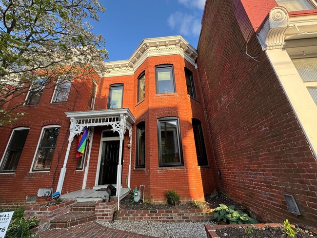 Primary Photo - 3 Bedroom Townhome in Richmond