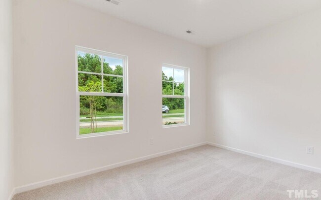 Building Photo - 95 Suhani Ln