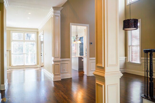 Building Photo - 1127 Ashton Bluff Dr NE