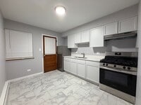 Building Photo - 5009 N River Rd