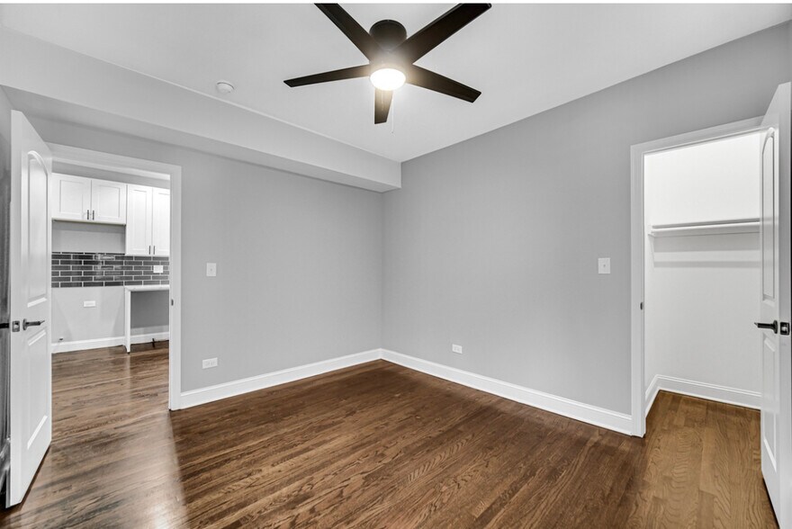 Building Photo - 8332 S May St