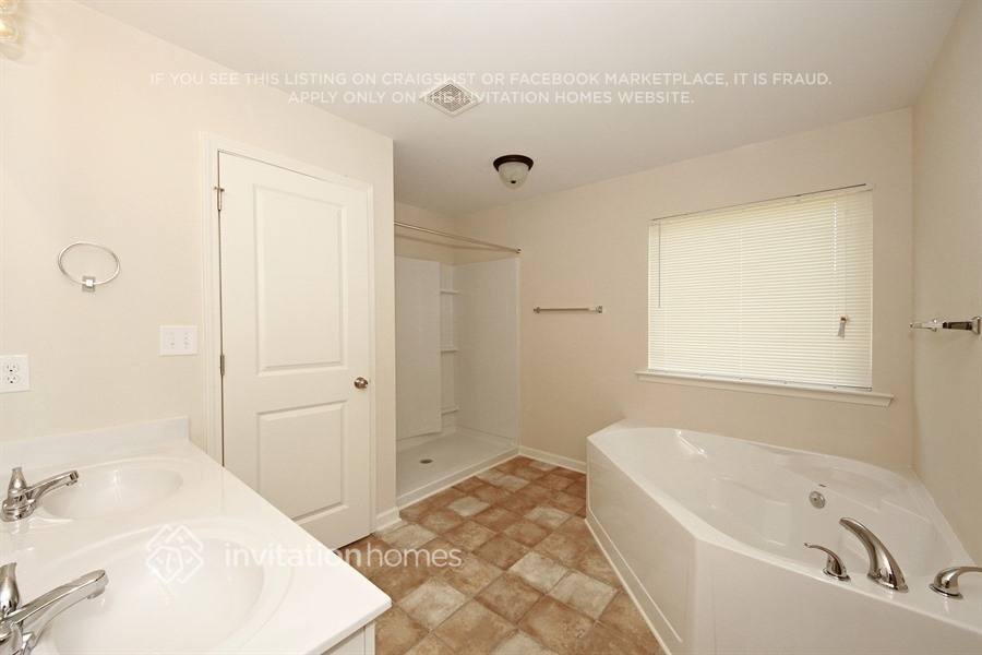 Building Photo - 3280 Franklin St