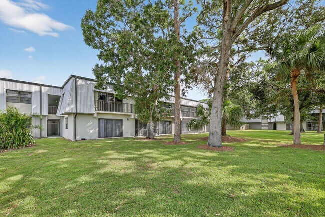 Building Photo - Outstanding one-bedroom, one-bath property with water views and upgrades.