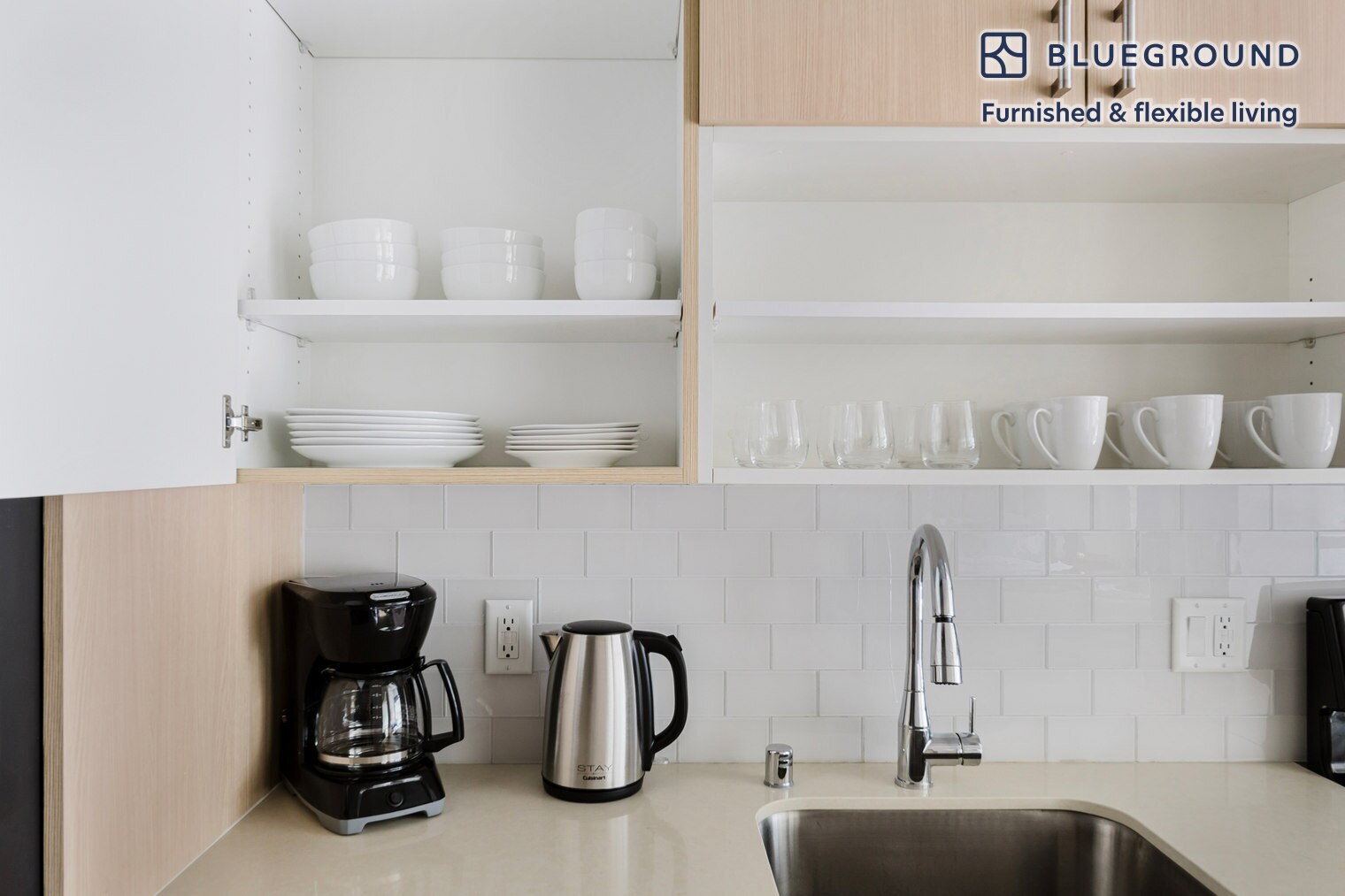 Building Photo - 624 Yale Ave N