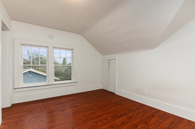 Building Photo - 4749 NE Campaign St