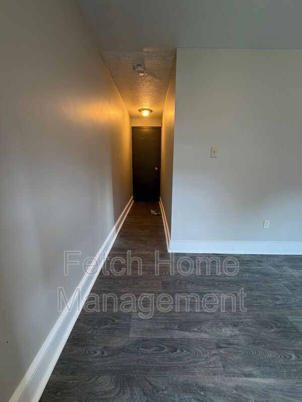 Building Photo - 208 W Vine St