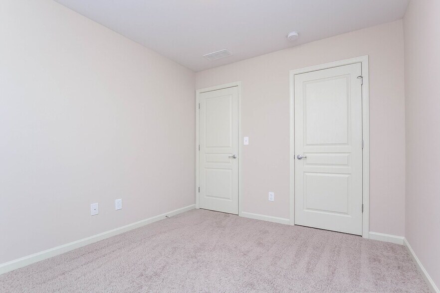 Building Photo - 537 Pringle Dr NE