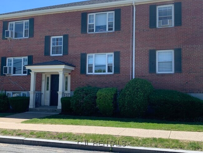 Primary Photo - 27 N Union St