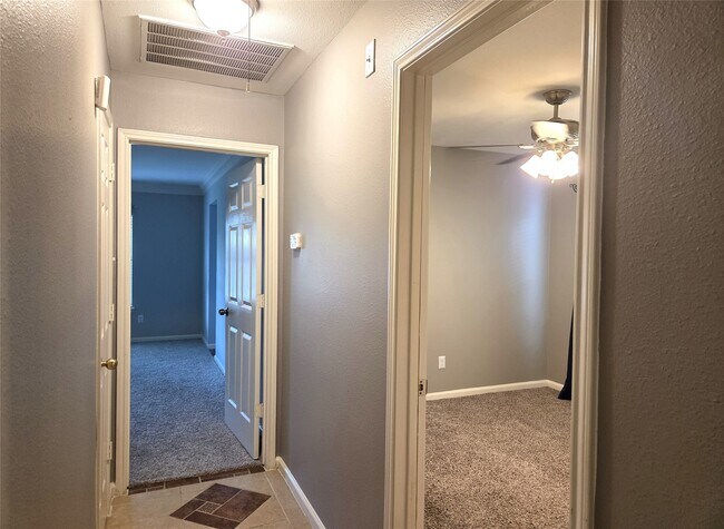 Building Photo - 18011 Featherfield Ln