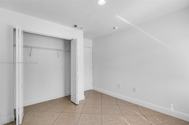 Building Photo - 15057 SW 32nd St