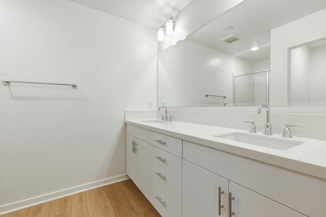 Building Photo - BRAND NEW 3 BEDROOM 2 BATH CONDO IN COVINA!