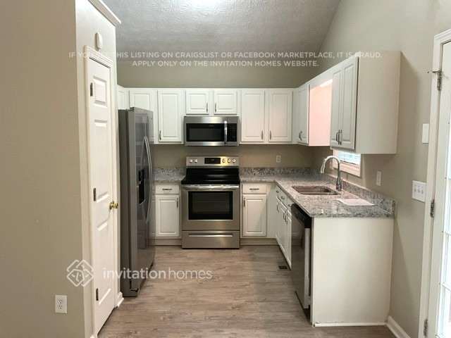 Building Photo - 1045 Hunters Oak Trail