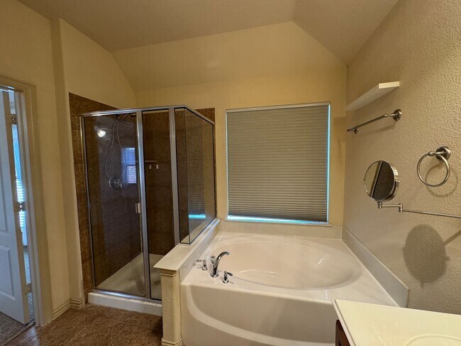 Building Photo - House for Lease in Lewisville
