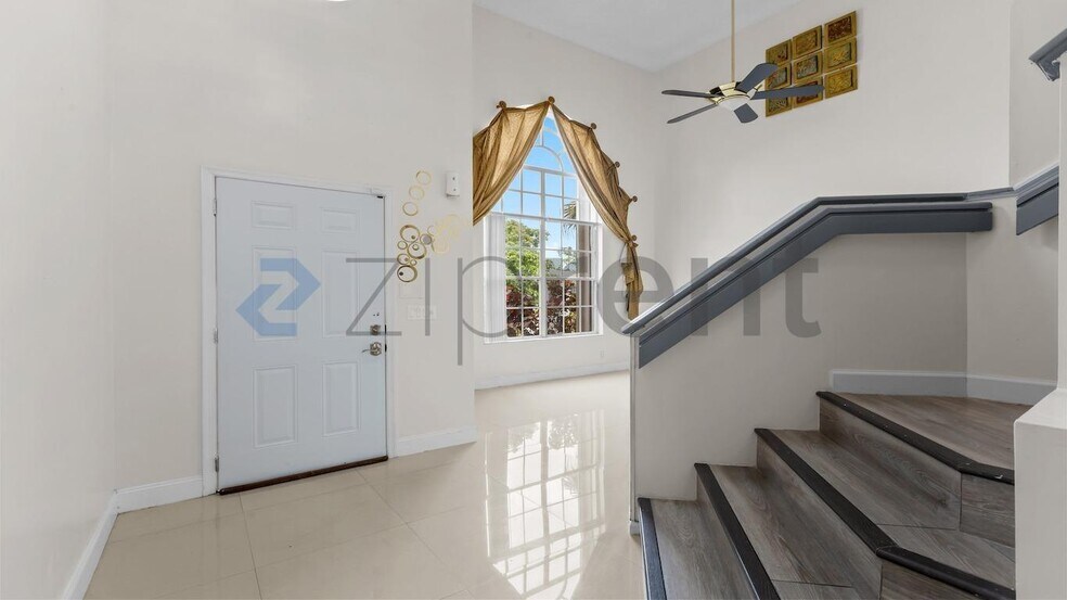 Building Photo - Unit