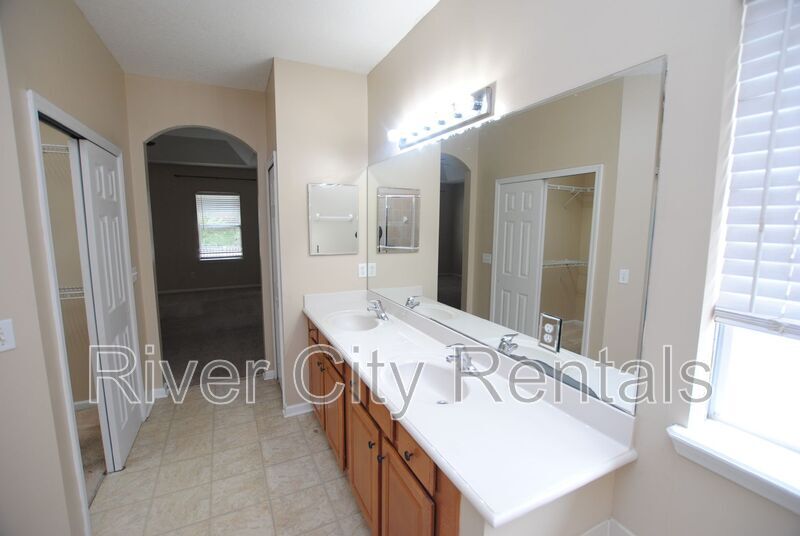 Building Photo - 3022 Piedmont Manor Dr