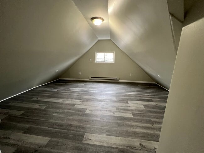 Building Photo - 544 Sanford Ave