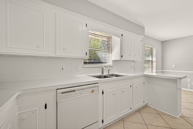 Building Photo - 5418 Darnell St