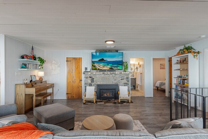 Building Photo - 2038 S Breezy Point Rd