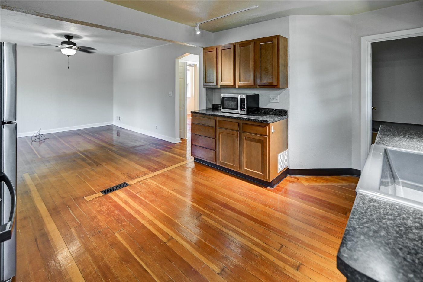 Building Photo - 1404 Wyldhaven Ave