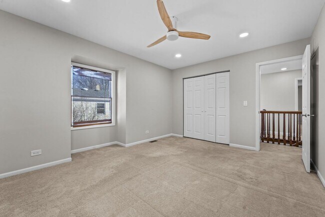 Building Photo - Updated 2-Story Home in Desirable Deerpath Subdivision - Available Immediately.